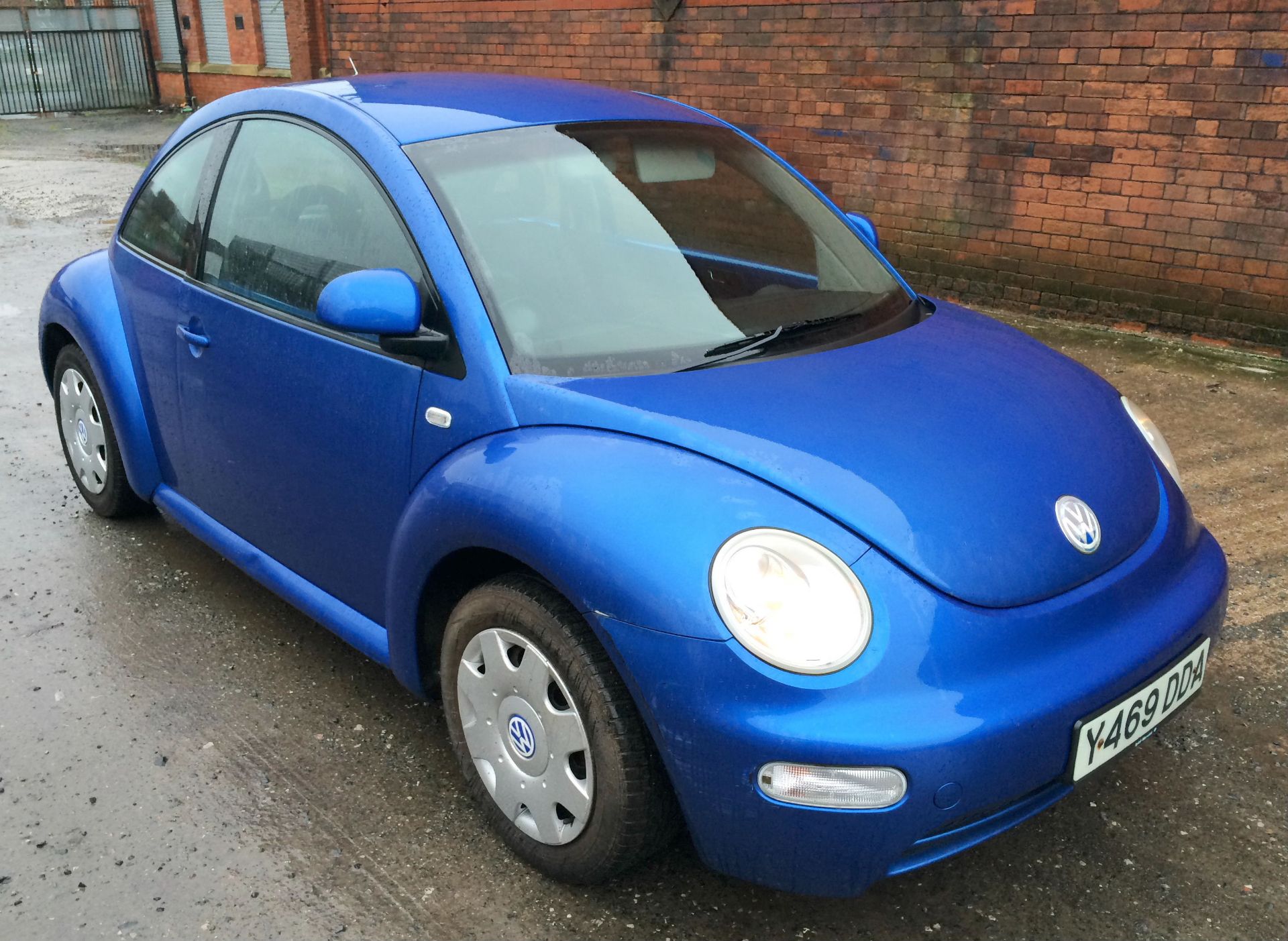 A Volkswagen Beetle 1.6 3 door Hatchback Reg. No.Y469DDA, first registered 9-6-2001, indicated 144,