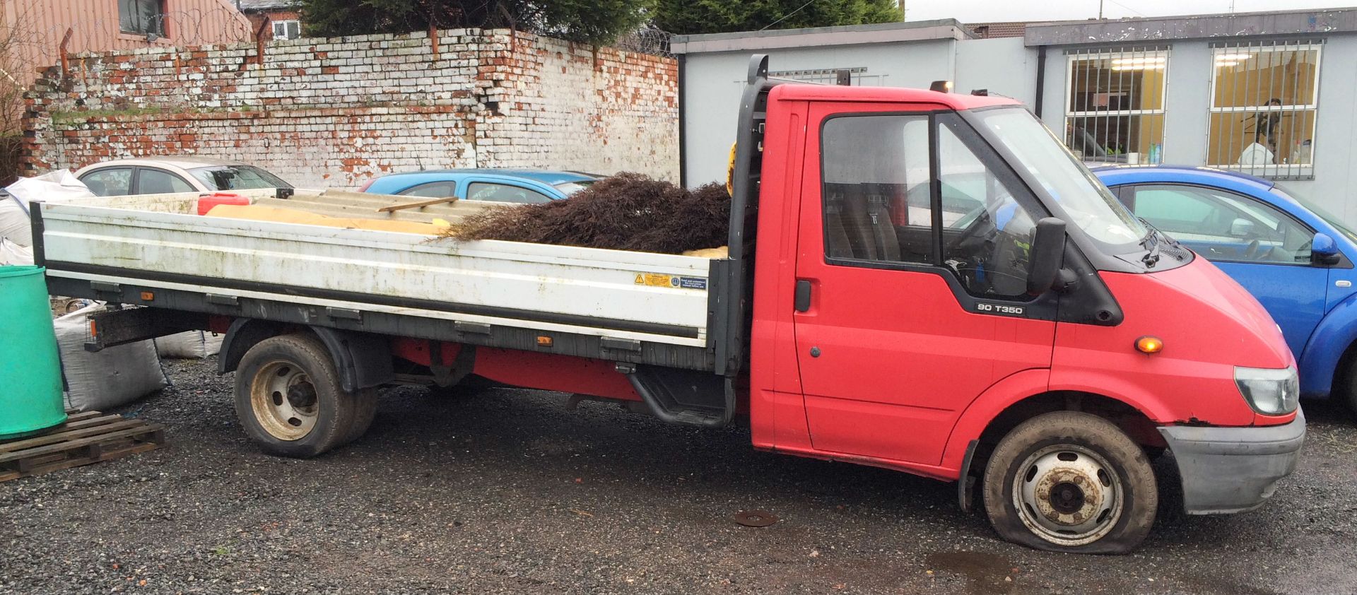 A Ford Transit 90T350 TD LWB RWD Dropside Truck Reg. No.ET02ONO, first registered 25-7-2002, - Image 3 of 5