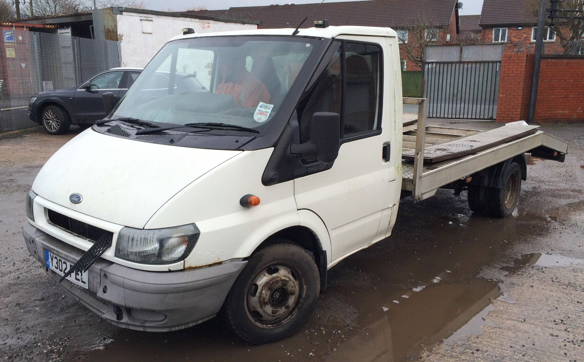 A Ford Transit 90T350 TD LWB RWD Recovery Vehicle Reg. No.Y302PEL, first registered 30-7-2001, - Image 2 of 6