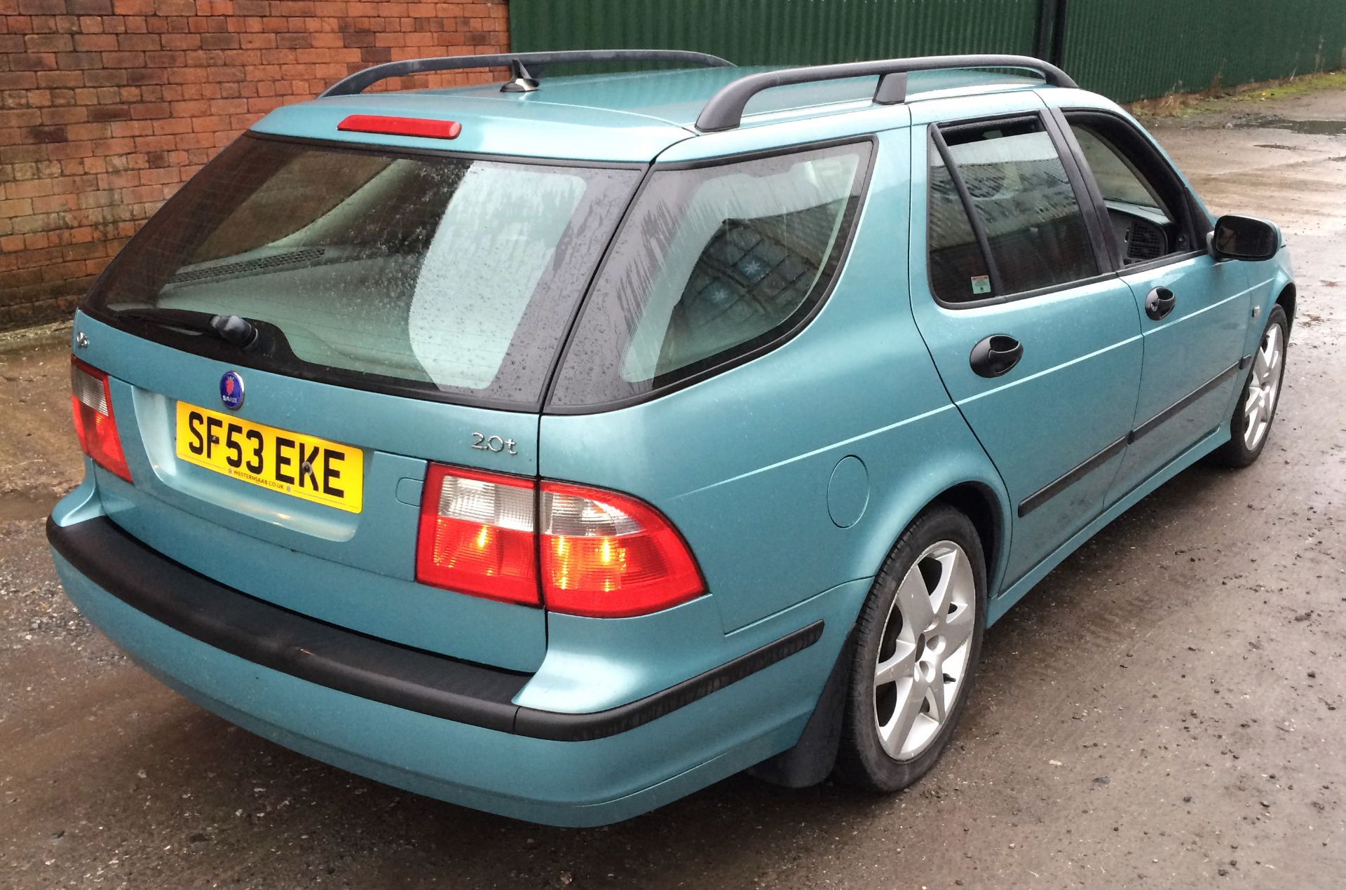 A Saab 9-5 2.0T Vector Estate Car Reg. No.SF53EKE, first registered 25-9-2003, indicated 81,619 - Image 4 of 7
