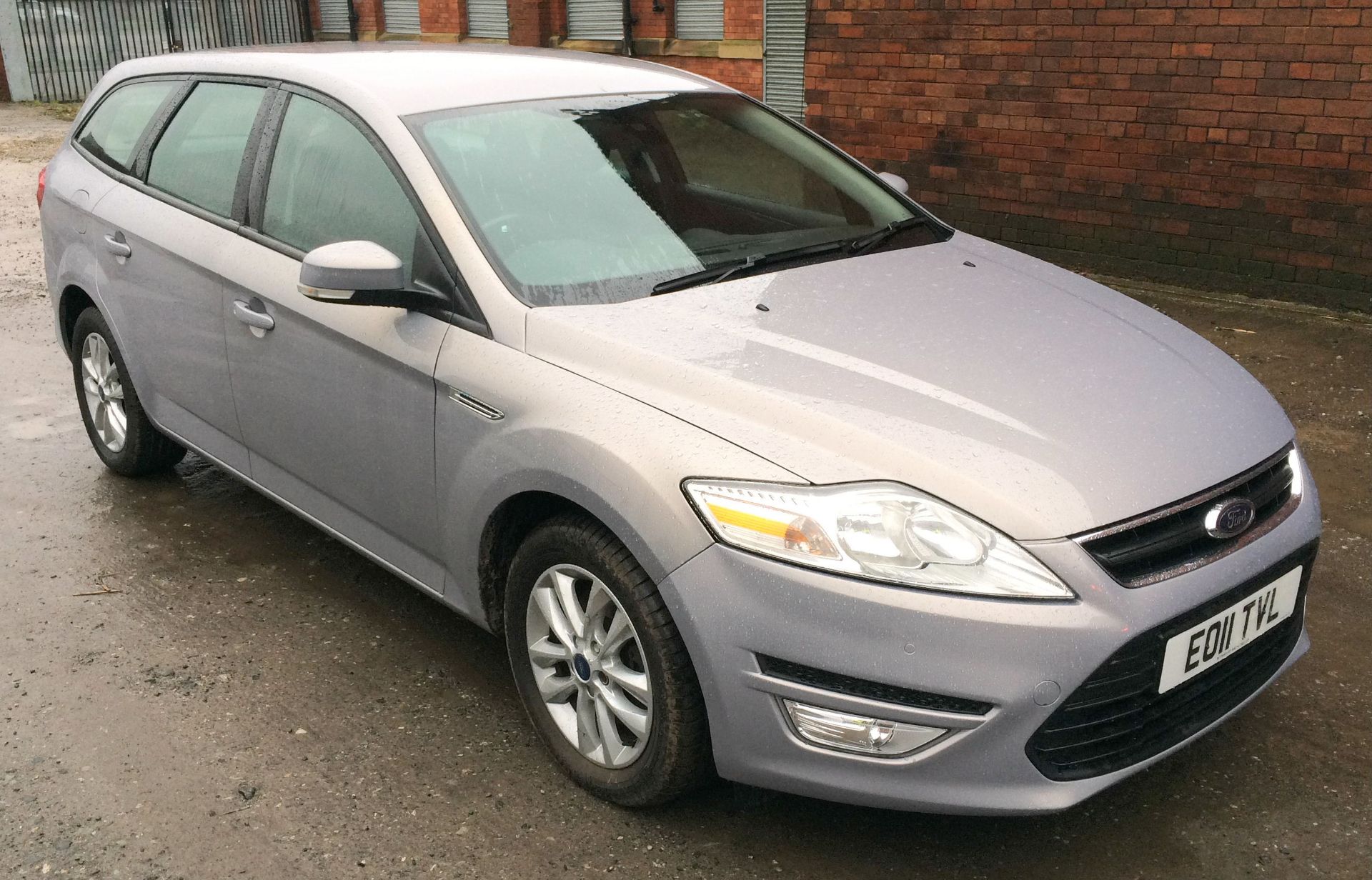 A Ford Mondeo 2.0TDCI Zetec Estate Car Reg. No.EO11TVL, first registered 31-3-2011, indicated 42,089