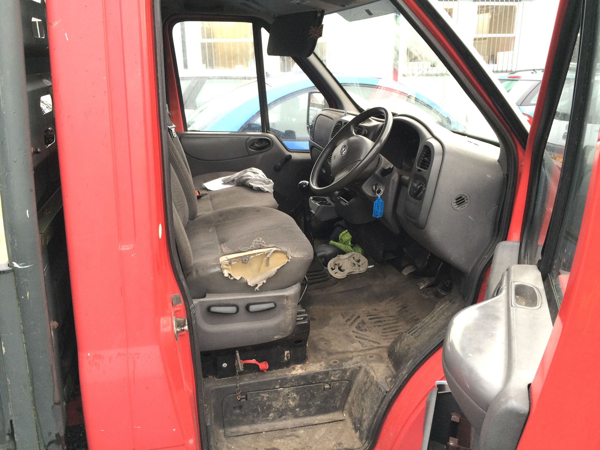 A Ford Transit 90T350 TD LWB RWD Dropside Truck Reg. No.ET02ONO, first registered 25-7-2002, - Image 4 of 5