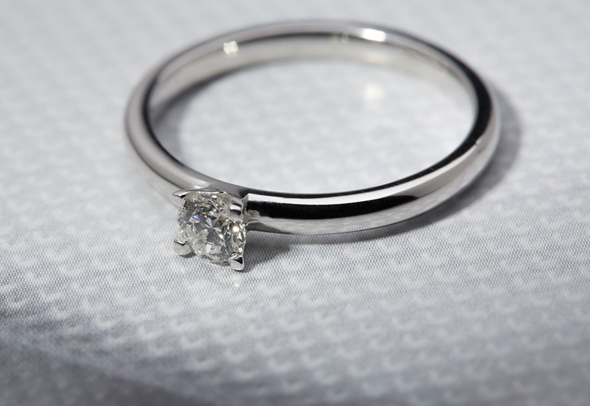 J172 Jacob Issacharoff Diamonds - Platinum Brilliant Cut 0.25cts G VS2 Diamond Ring - Image 4 of 4