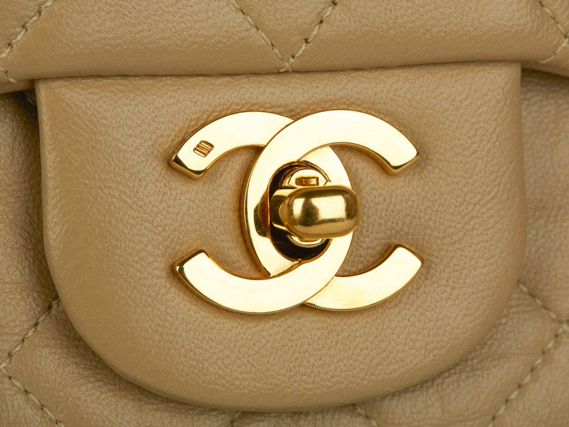 HB097 Chanel - Jumbo Classic Double Flap Bag - Image 6 of 10