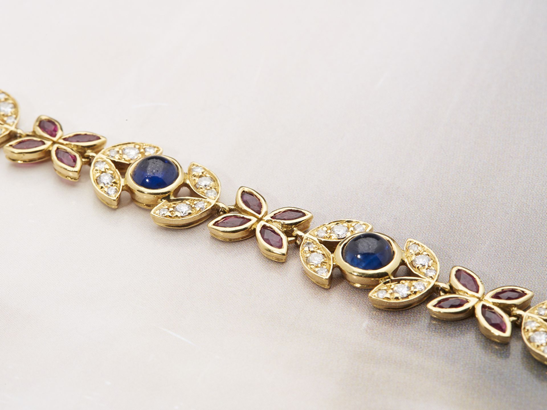 COM367 Fasoli - 18K Yellow Gold 9.45cts Sapphire, Ruby and Diamond Flower Link Bracelet - Image 3 of 5