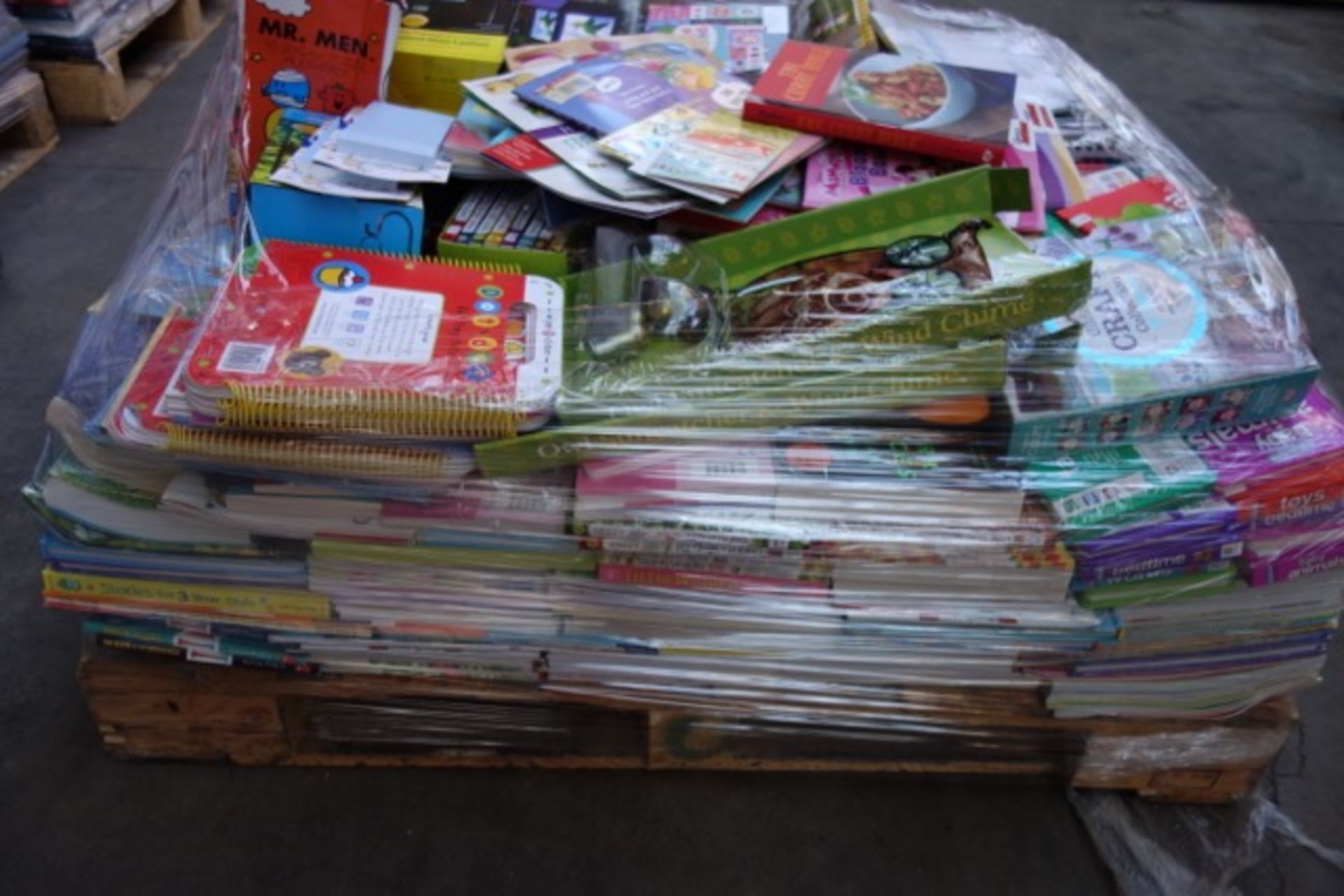 PALLET (B14) 250 x Books, Book Packs & Book Sets. To Include: Stories for a 3 Year Old, Fisher Price - Image 4 of 6