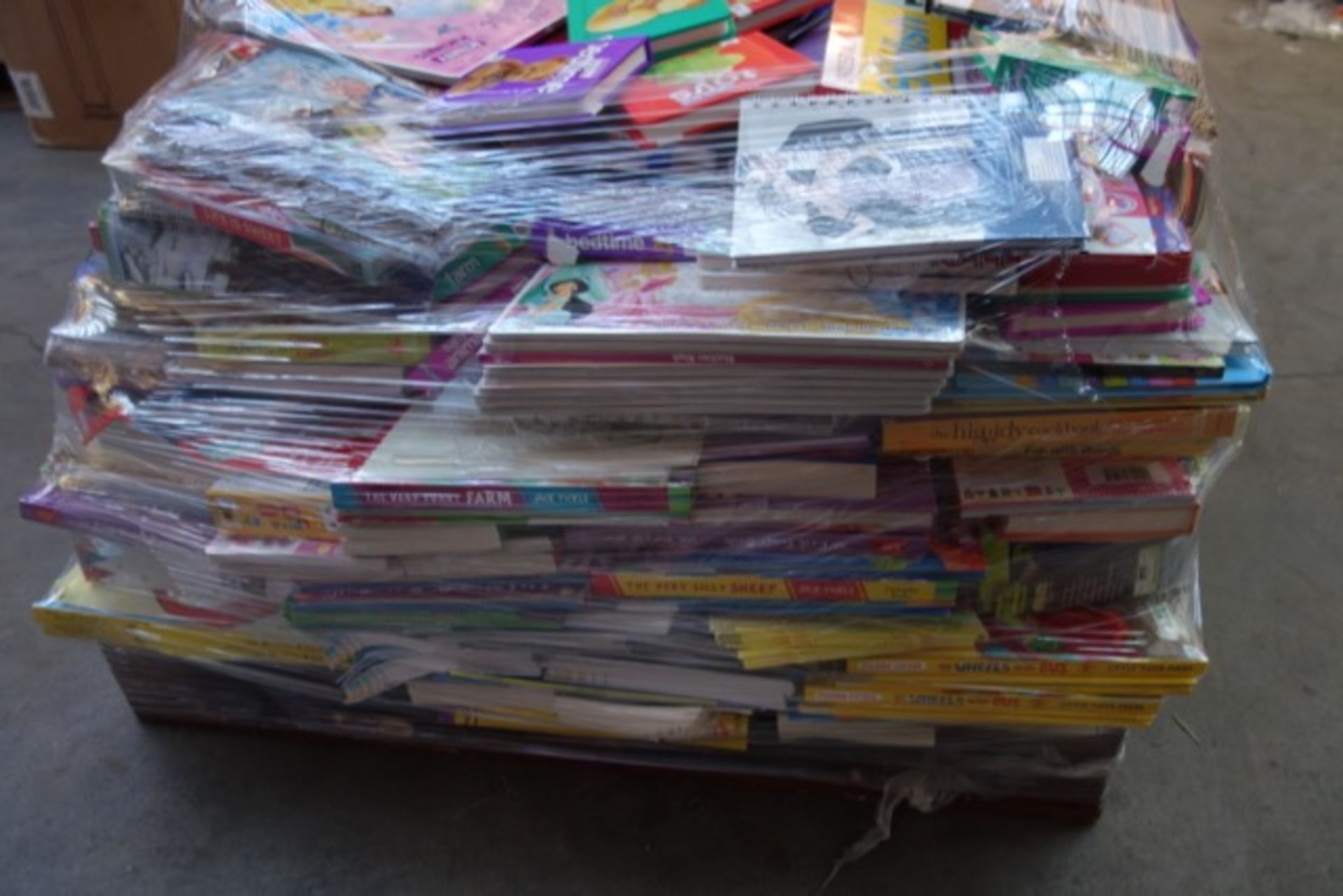 PALLET (B15) 500 x Books, Book Packs & Book Sets. To Include: Fisher Price Story Books, Early Days - Image 2 of 4