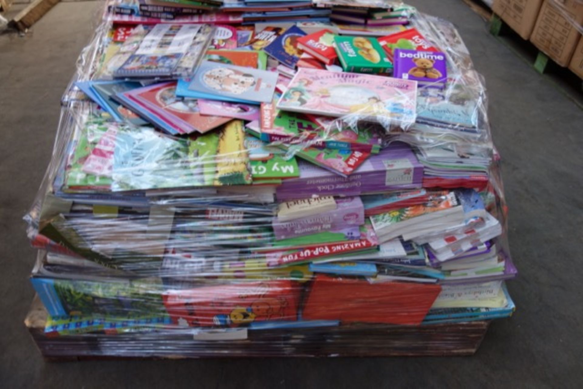 PALLET (B15) 500 x Books, Book Packs & Book Sets. To Include: Fisher Price Story Books, Early Days