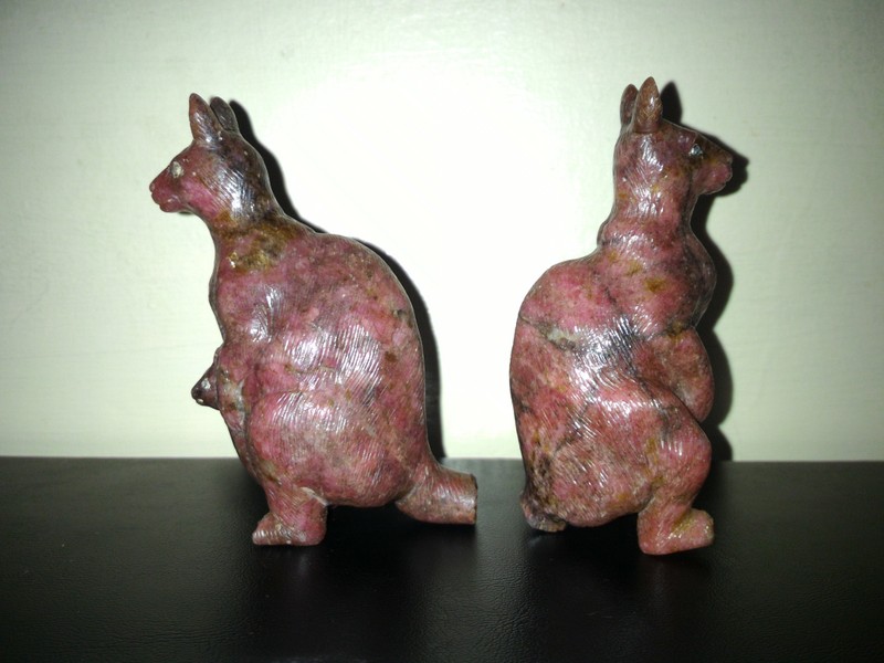 Unique Russian Carved Rhodonite Kangaroos with Russian Faberge Style Diamond Eyes circa 1900 - Image 3 of 7