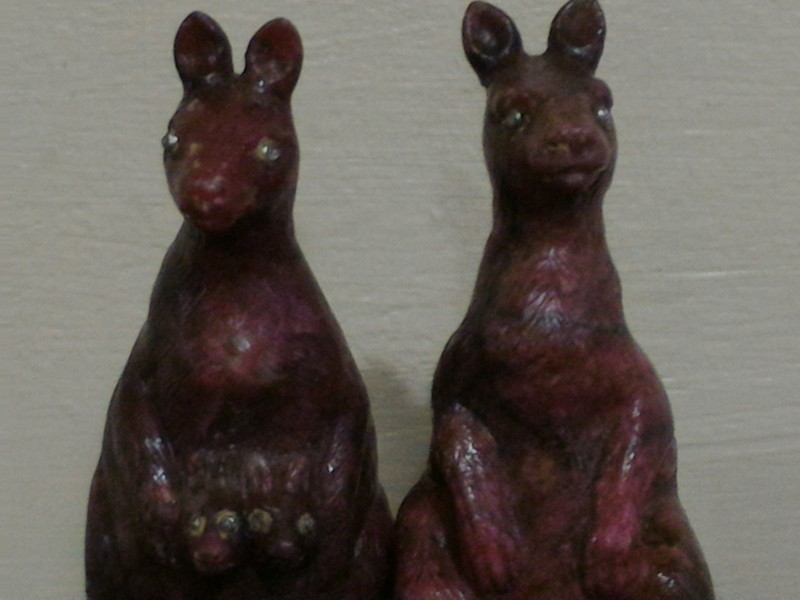 Unique Russian Carved Rhodonite Kangaroos with Russian Faberge Style Diamond Eyes circa 1900 - Image 6 of 7