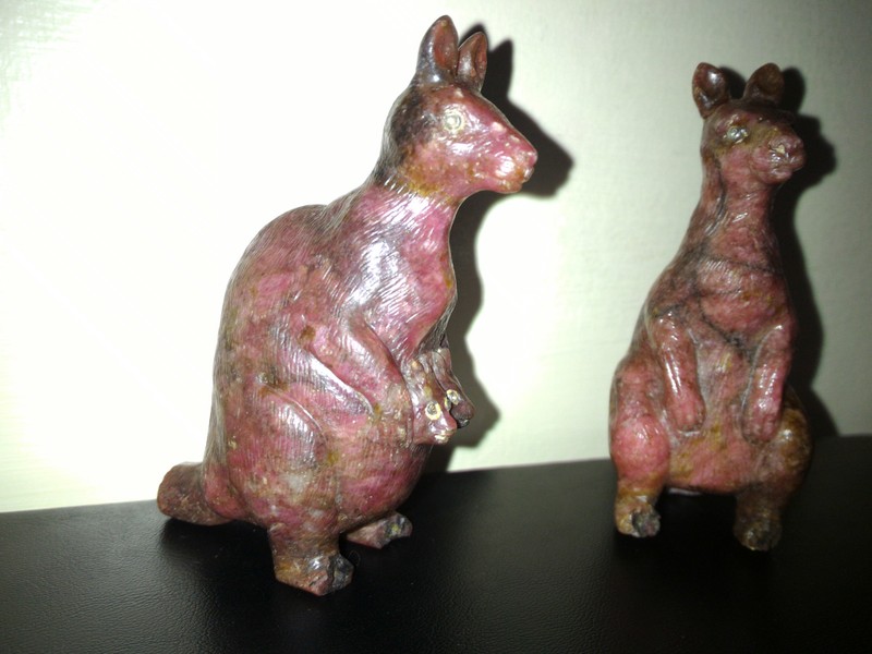 Unique Russian Carved Rhodonite Kangaroos with Russian Faberge Style Diamond Eyes circa 1900 - Image 2 of 7