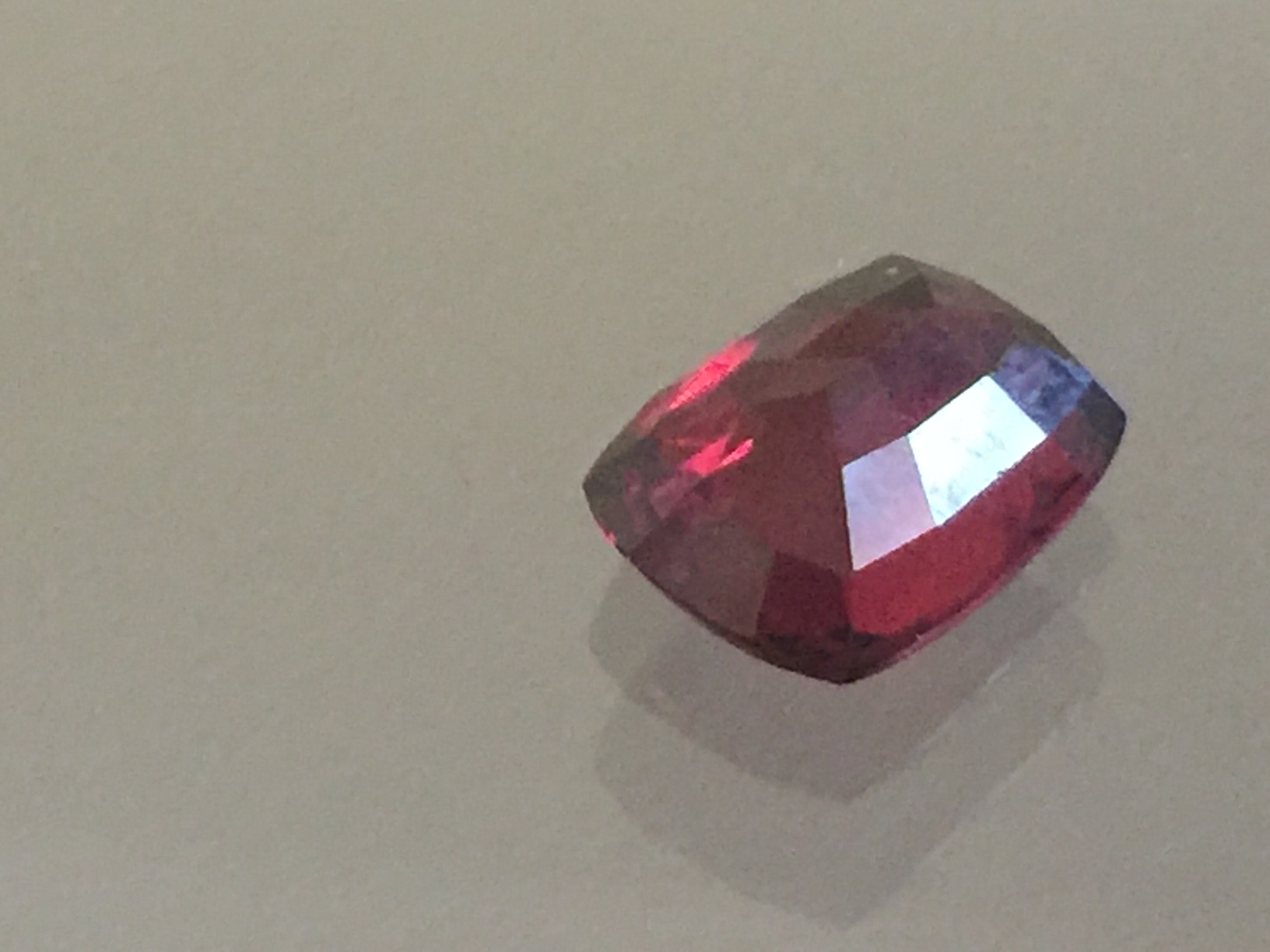 5.83 Ct Red Garent Gemstone - Image 4 of 5