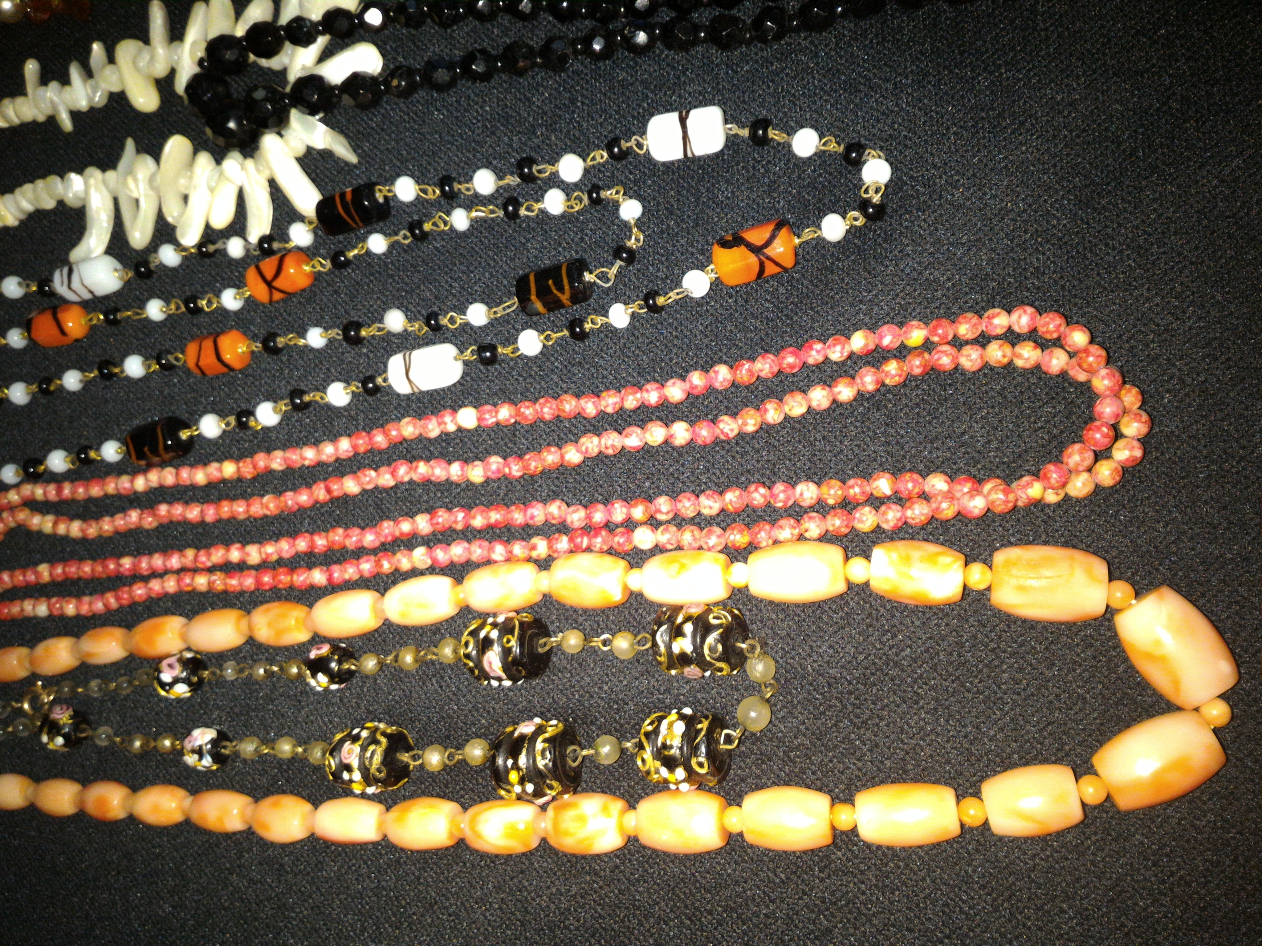 A collection of vintage beads necklaces and stone necklaces includes coral necklace - Image 3 of 7
