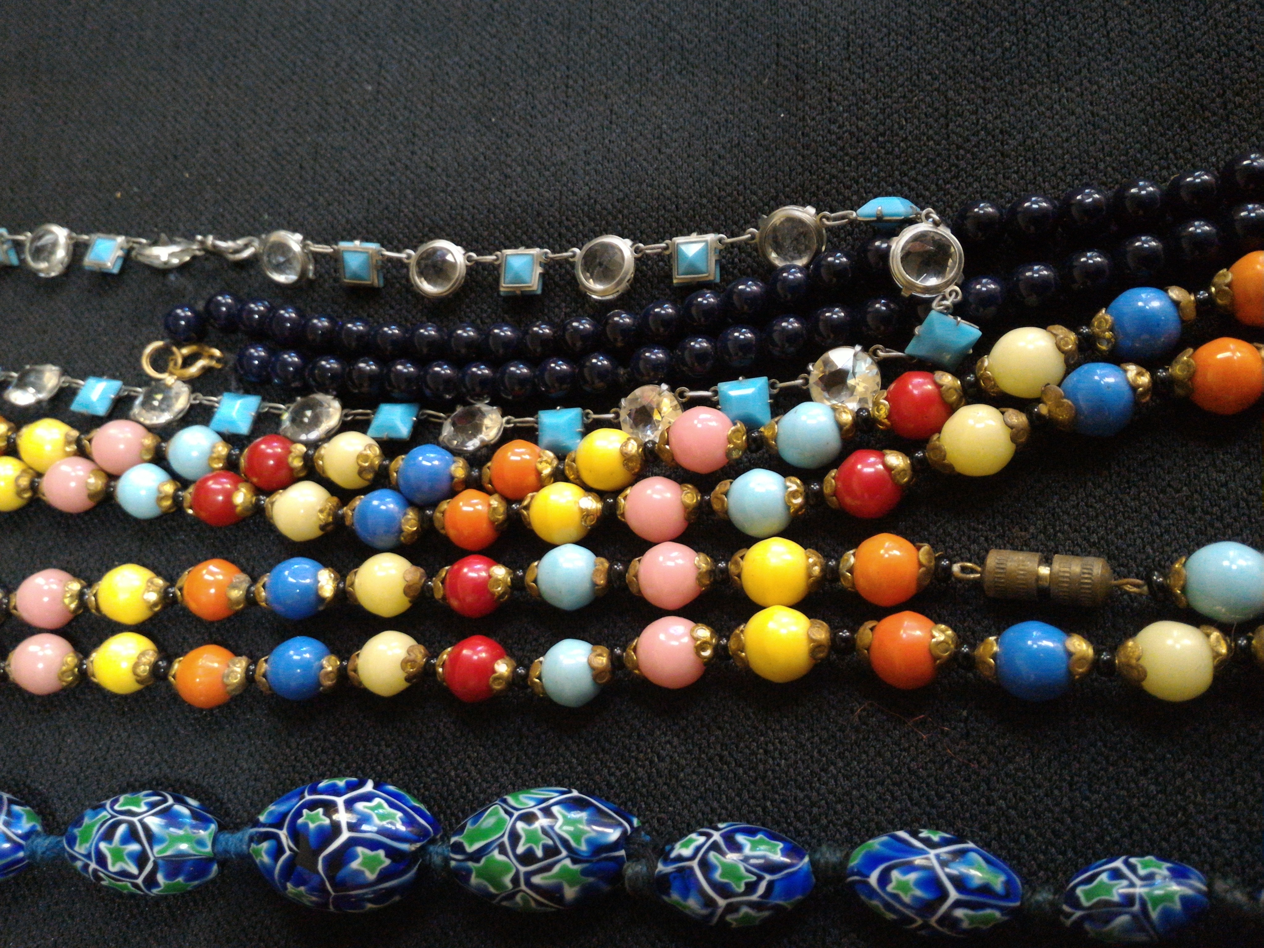 A collection of vintage beads necklaces and stone necklaces includes coral necklace - Image 6 of 7