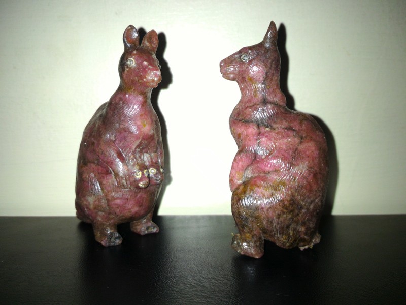 Unique Russian Carved Rhodonite Kangaroos with Russian Faberge Style Diamond Eyes circa 1900 - Image 7 of 7
