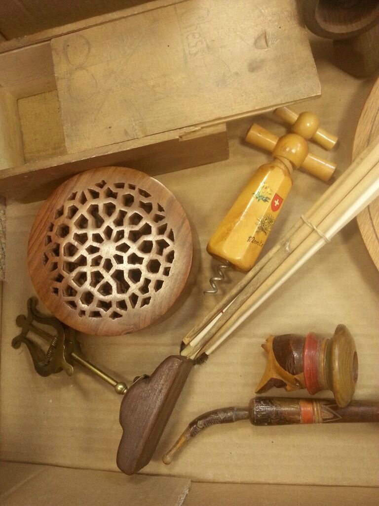 Variety of treen items - Image 2 of 3