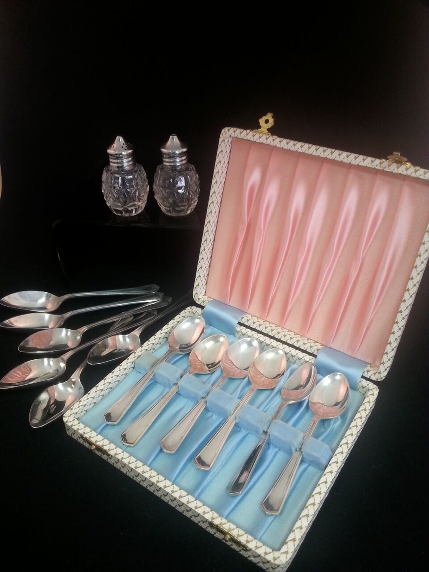GROUP OF SILVER PLATE TABLEWARE CUTLERY ETC Low cost delivery available on all items. This is a