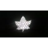 VINTAGE MAPLE LEAF BROOCH SIGNED ANTHONY WITH CLEAR CRYSTALS A beautiful maple leaf brooch from