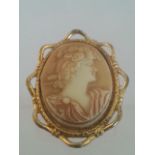Cameo brooch measuring approx 4cm Low cost delivery available on all items. This is a low start,
