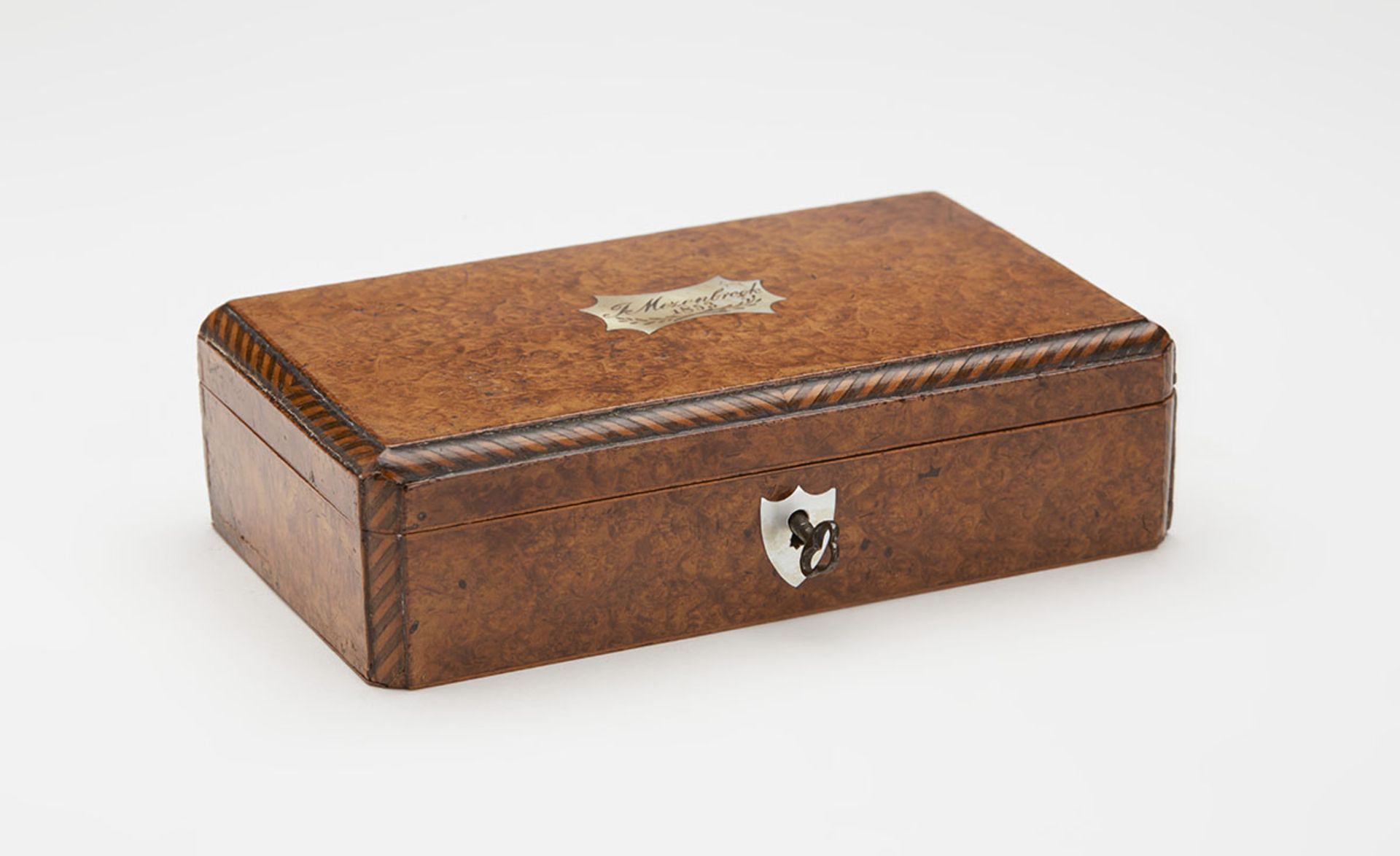 ANTIQUE BURR WALNUT VENEER MOP INLAID JEWELLERY BOX c.1853