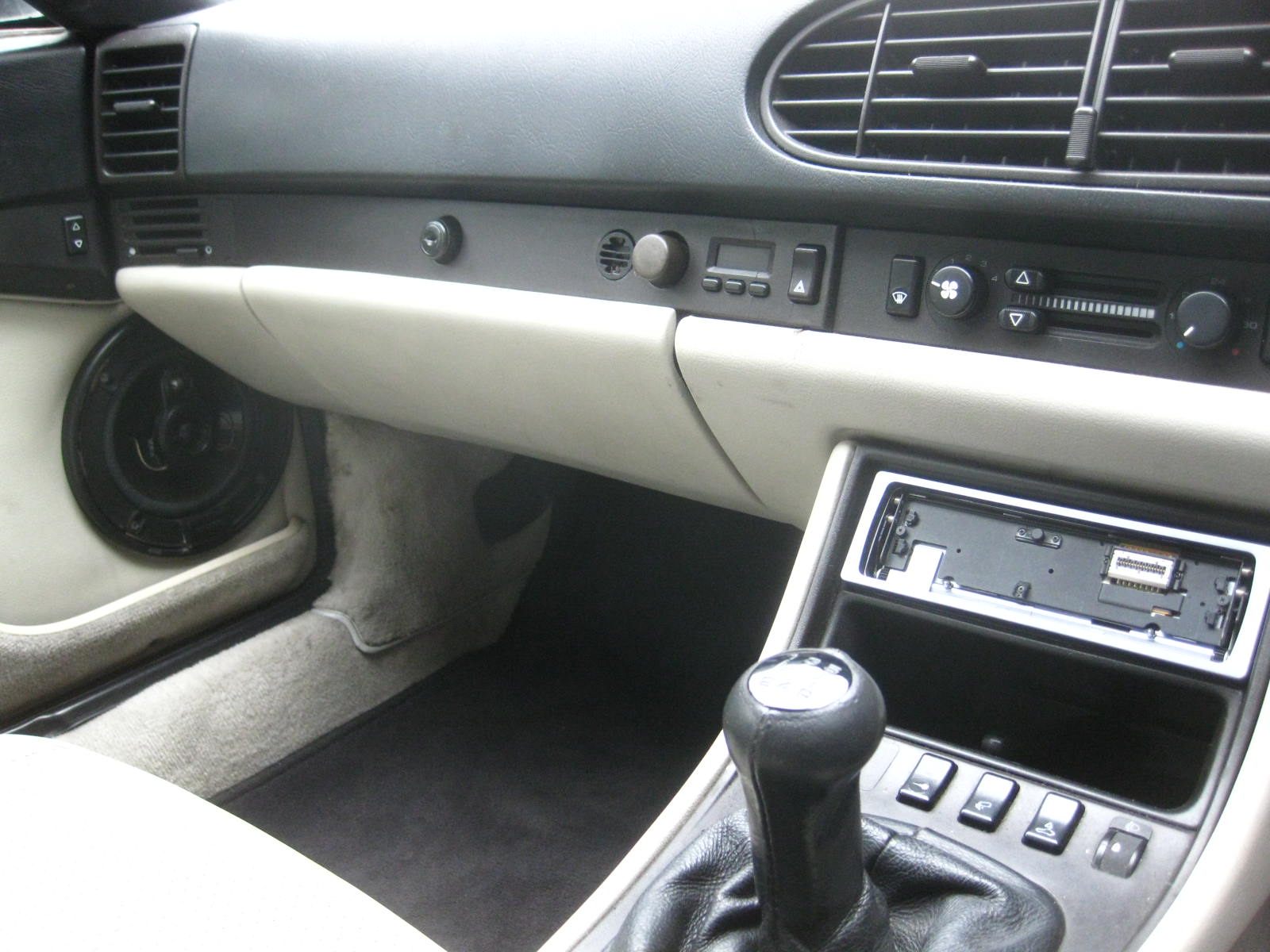 1989 Porsche 944 S2 Convertible - Image 10 of 13