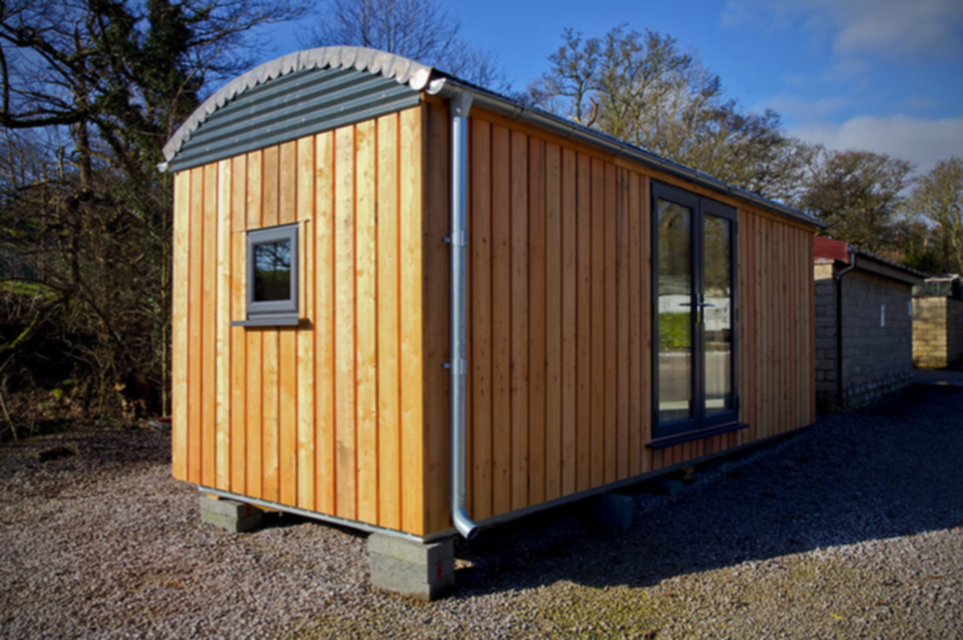 Bespoke Railway Carriage, built to last, Ideal for Garden Room ,Office, Glamping, Shoot Cabin. - Image 4 of 8