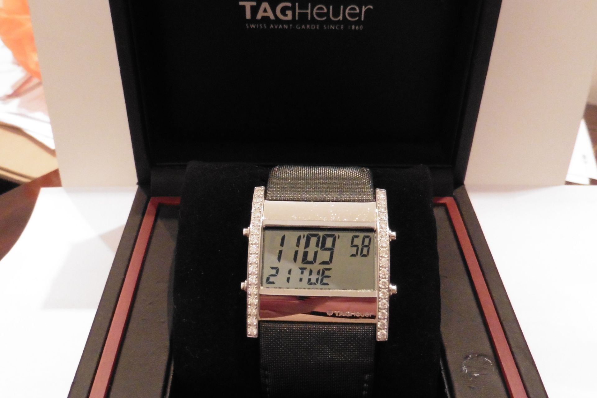 Pre-owned Gent's Tag heuer watch. Limited edition (1000 made worldwide) - Model CS111f, G23338. - Image 6 of 6