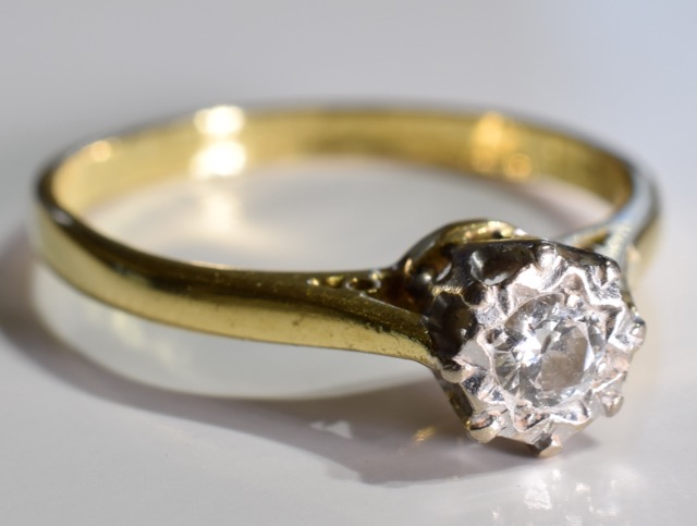 An 18ct Gold Diamond Single stone ring, The brilliant cut diamond in an illusion setting within a - Image 3 of 3