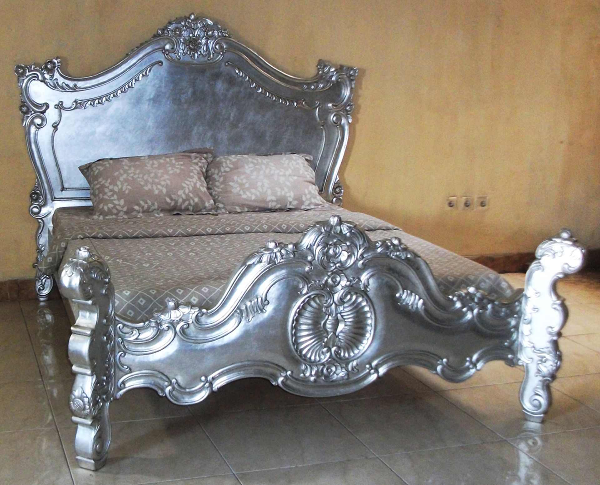 Baroque Single Bed in Silver