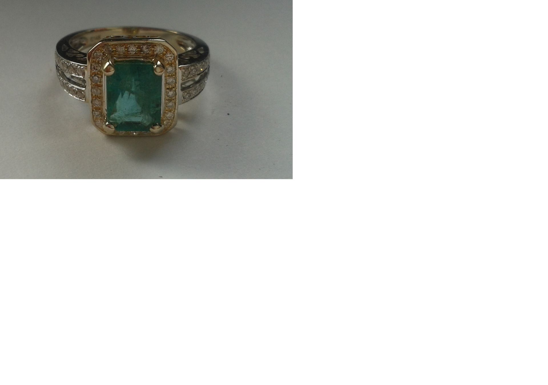 2.35ct Emerald Cut Diamond Gold Dress Ring - Image 9 of 20