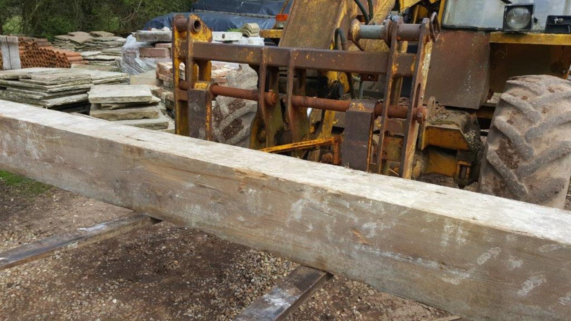 1 x reclaimed pine beam, in excellent condition, 6.7m long by 200 x 250 - Image 4 of 4