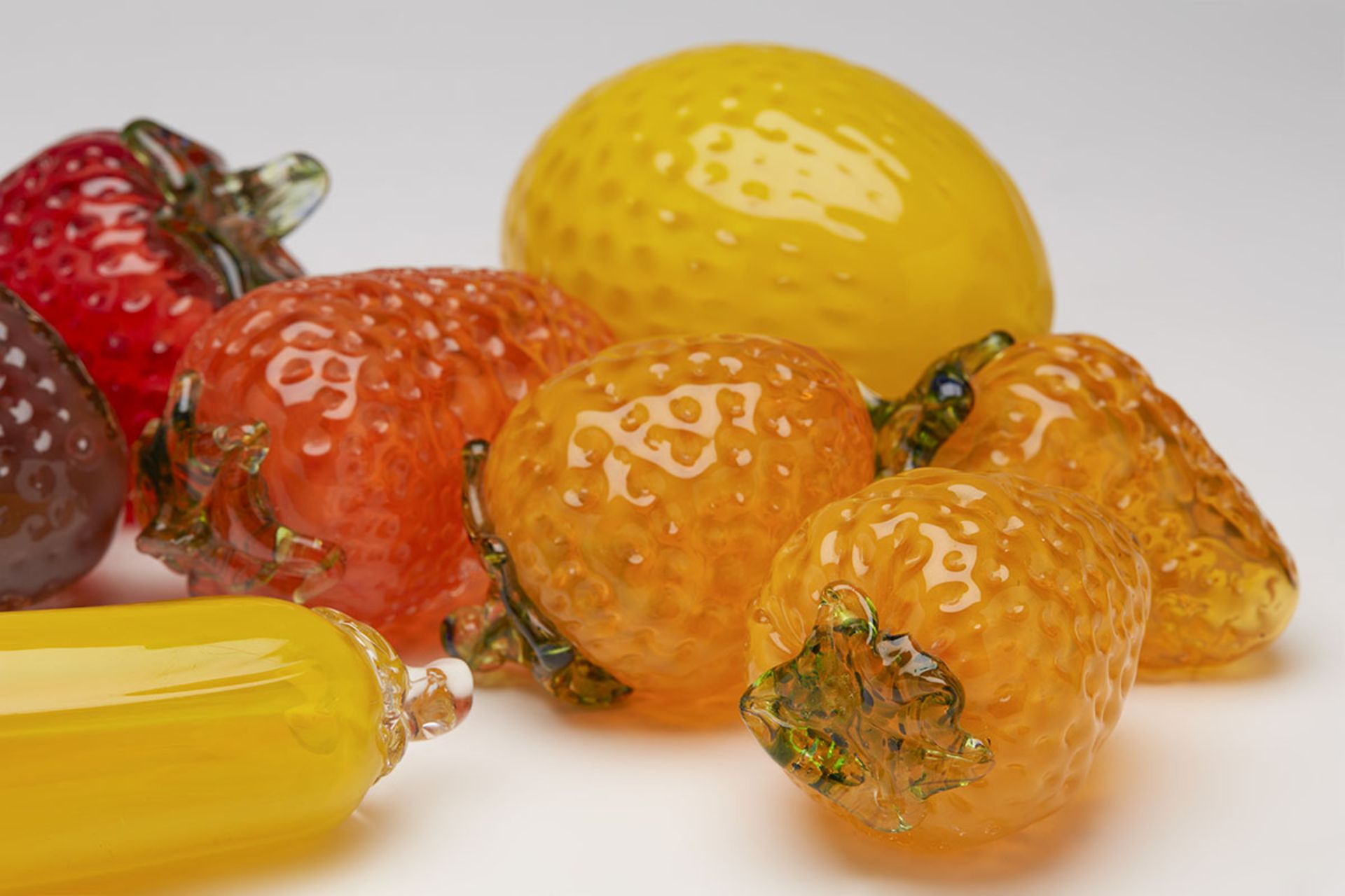 VINTAGE COLLECTION ITALIAN MURANO GLASS FRUITS c.1950/60 - Image 2 of 9