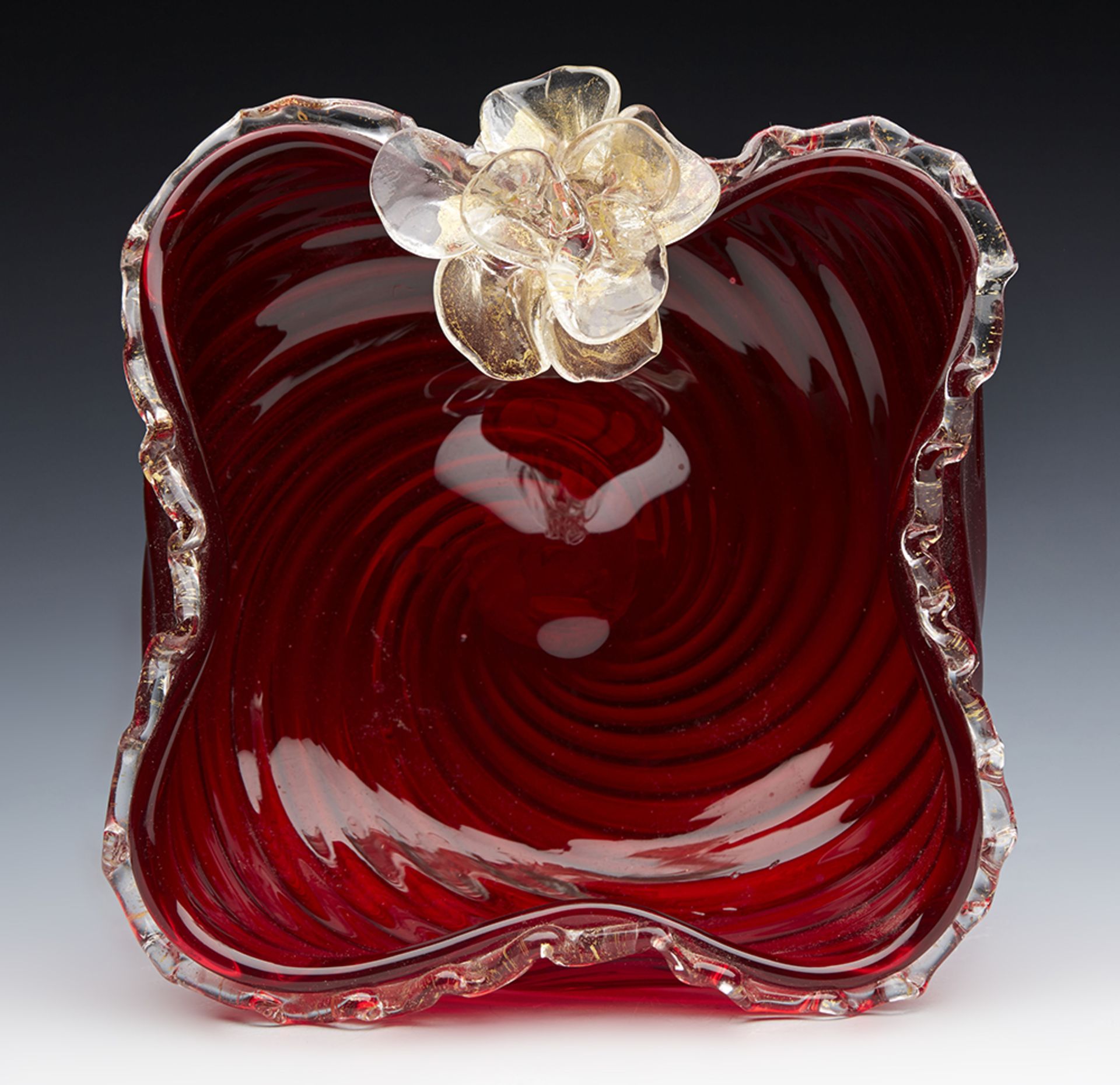 VINTAGE MURANO RED GLASS SWIRL DESIGN BOWL WITH APPLIED FLOWER c.1960 - Image 3 of 7