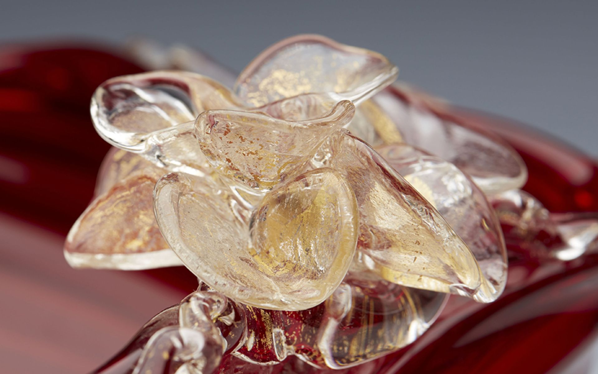 VINTAGE MURANO RED GLASS SWIRL DESIGN BOWL WITH APPLIED FLOWER c.1960 - Image 4 of 7