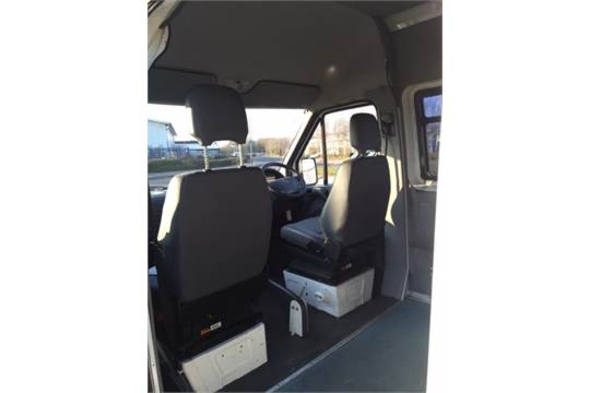 2005 Mercedes Sprinter 311 cdi 2148cc Diesel Van with side windows Owned and used by the police from - Image 11 of 23