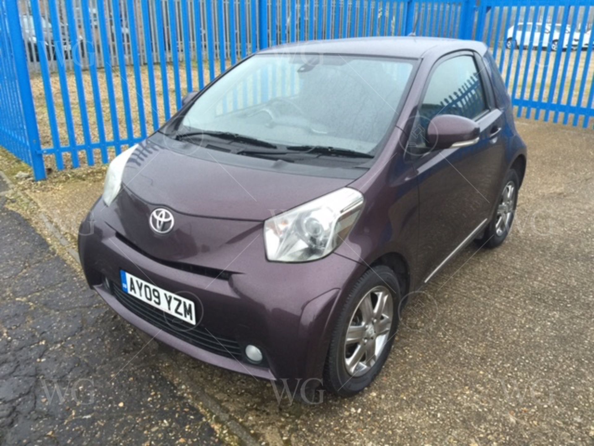 09 Toyota iq 2 vvt-i cvt automatic 3door hatchback 998cc petrol car Mot expires February 2017 91k - Image 2 of 13