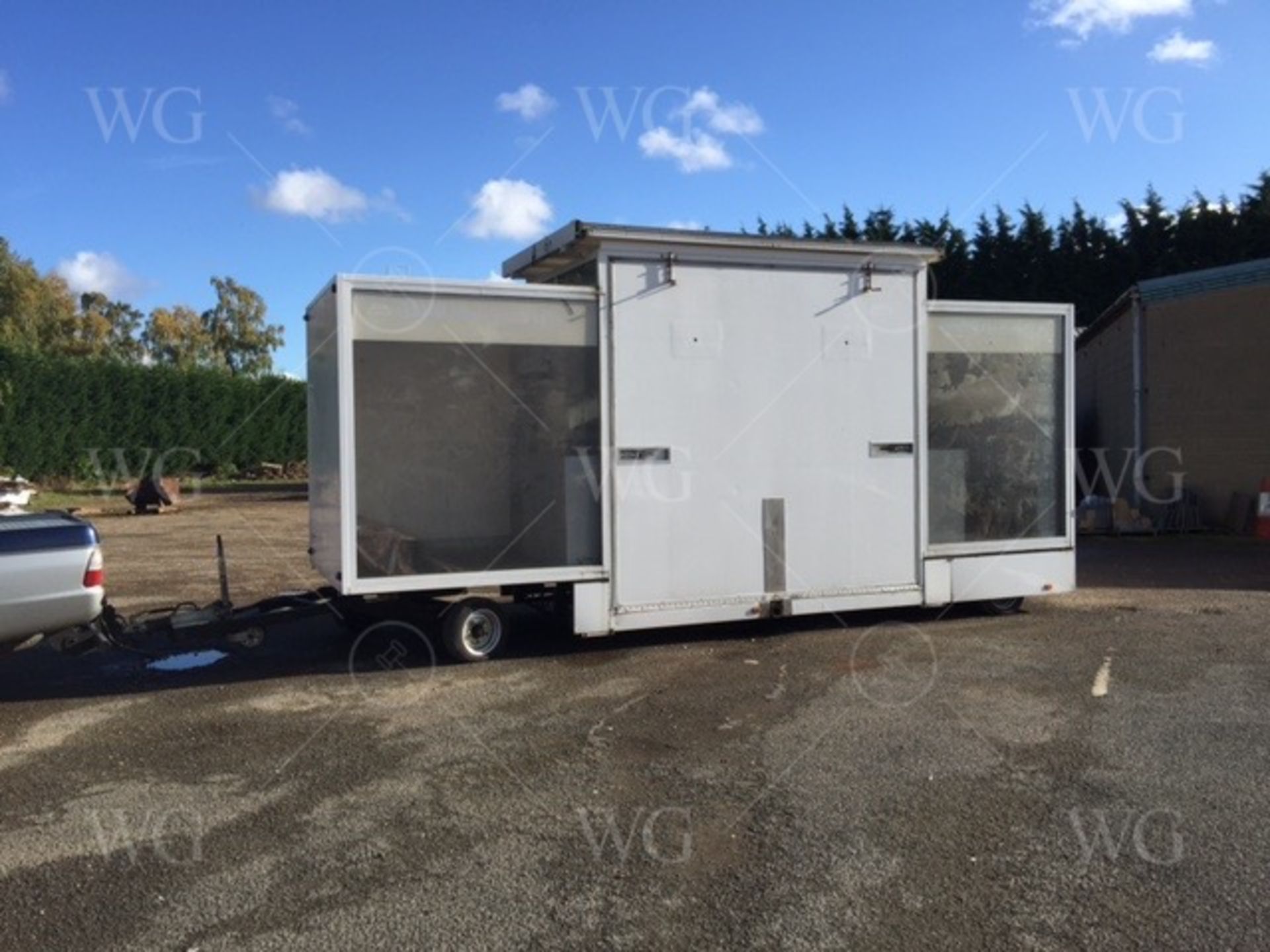 Ex Bmw motorad motorbike exhibition stand, hospitality unit with slide out Kitchen, Flat screen TV - Image 2 of 6