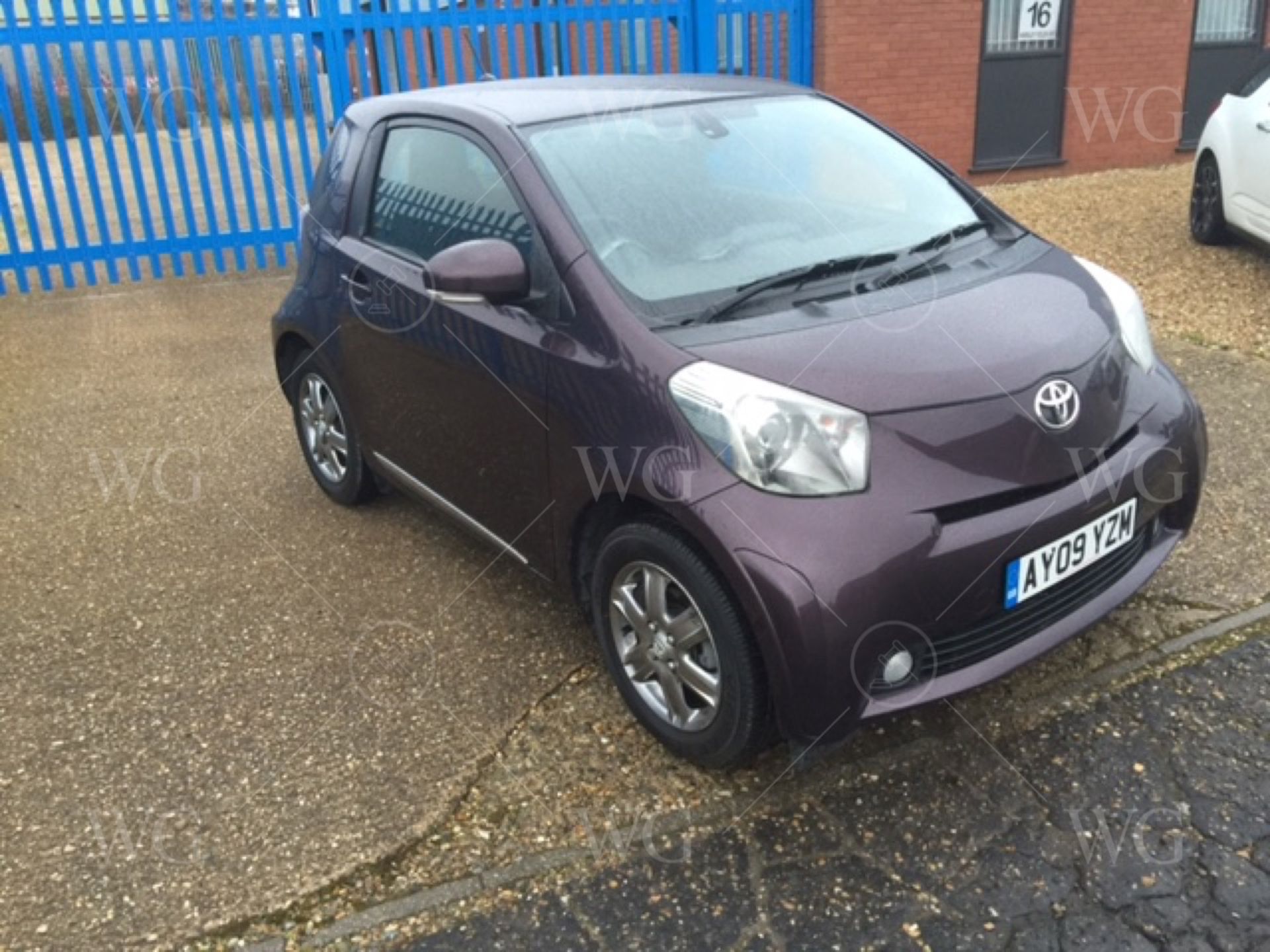 09 Toyota iq 2 vvt-i cvt automatic 3door hatchback 998cc petrol car Mot expires February 2017 91k - Image 6 of 13