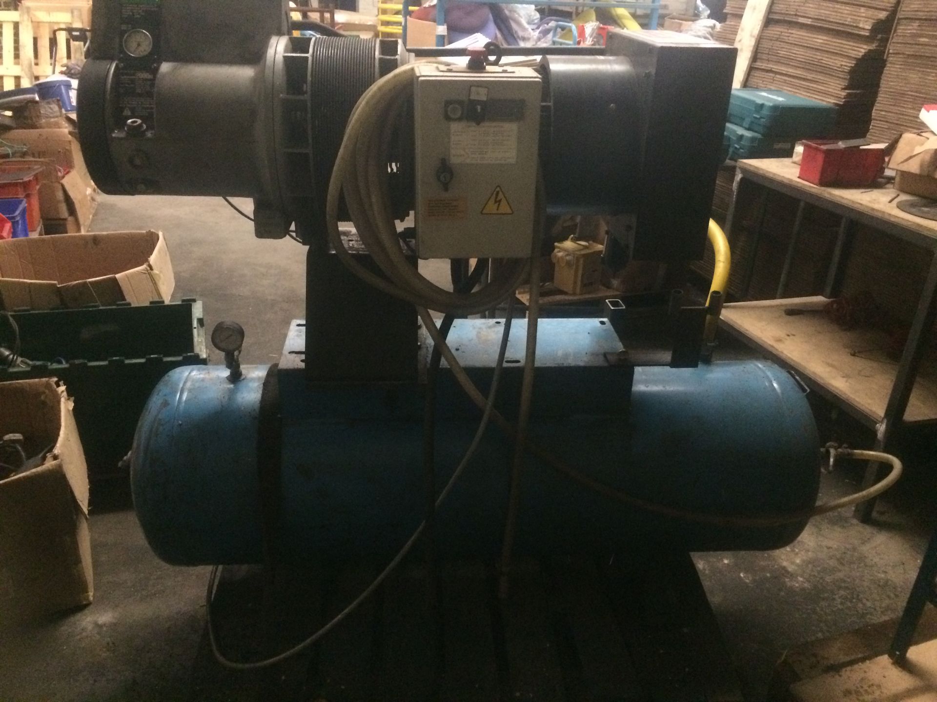 Hydrovane rotary vane compressor with air Receiver tank - Image 2 of 8
