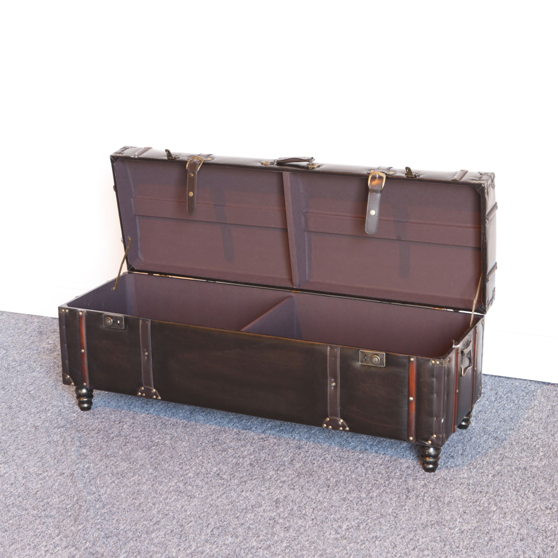 High Resale Value. High Resale Value .Set of 3 Large Fox Leather Storage Ottomans. High-quality. - Image 3 of 5