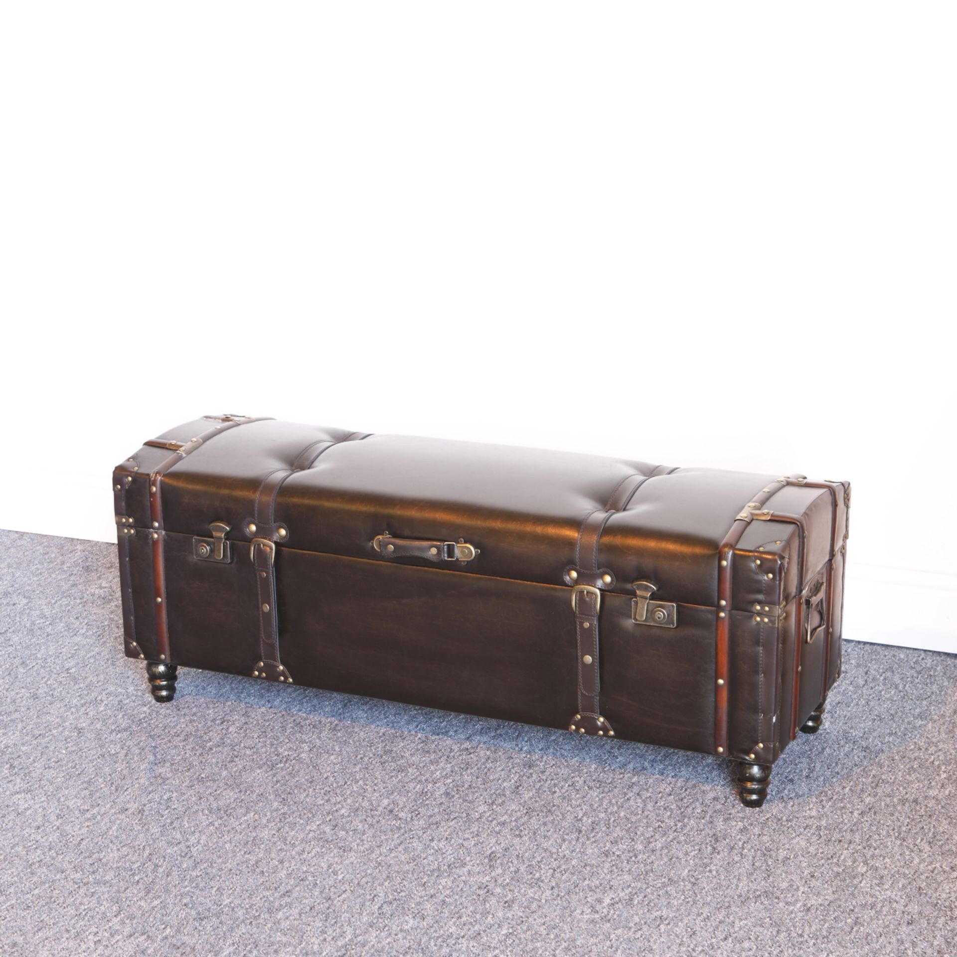 High Resale Value. High Resale Value .Set of 3 Large Fox Leather Storage Ottomans. High-quality. - Image 2 of 5