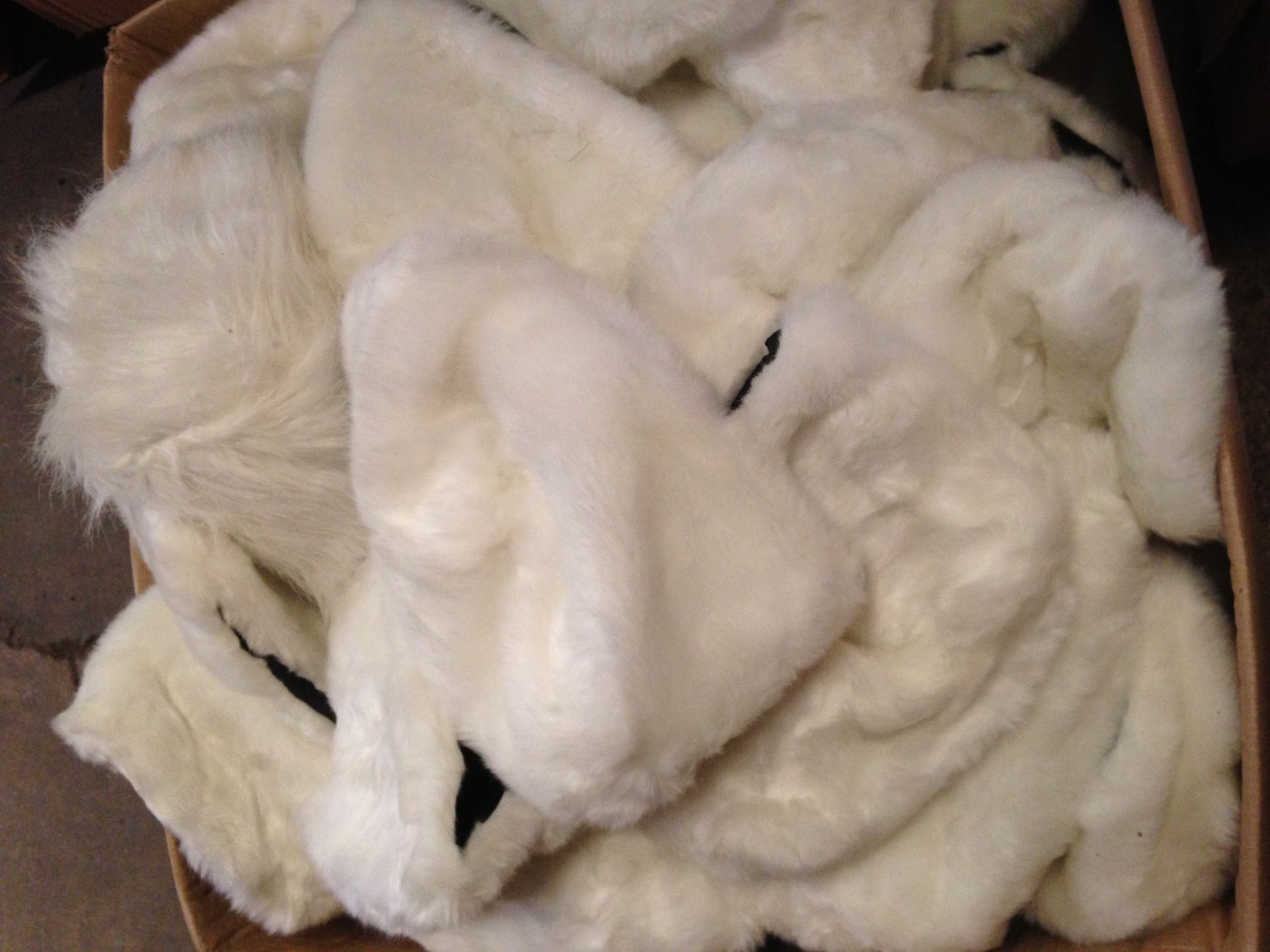 High Resale Value. Huge Job lot of Winter Faux Fur Cossack Hats 632 Multiple Colours. #2/24 - Image 12 of 16