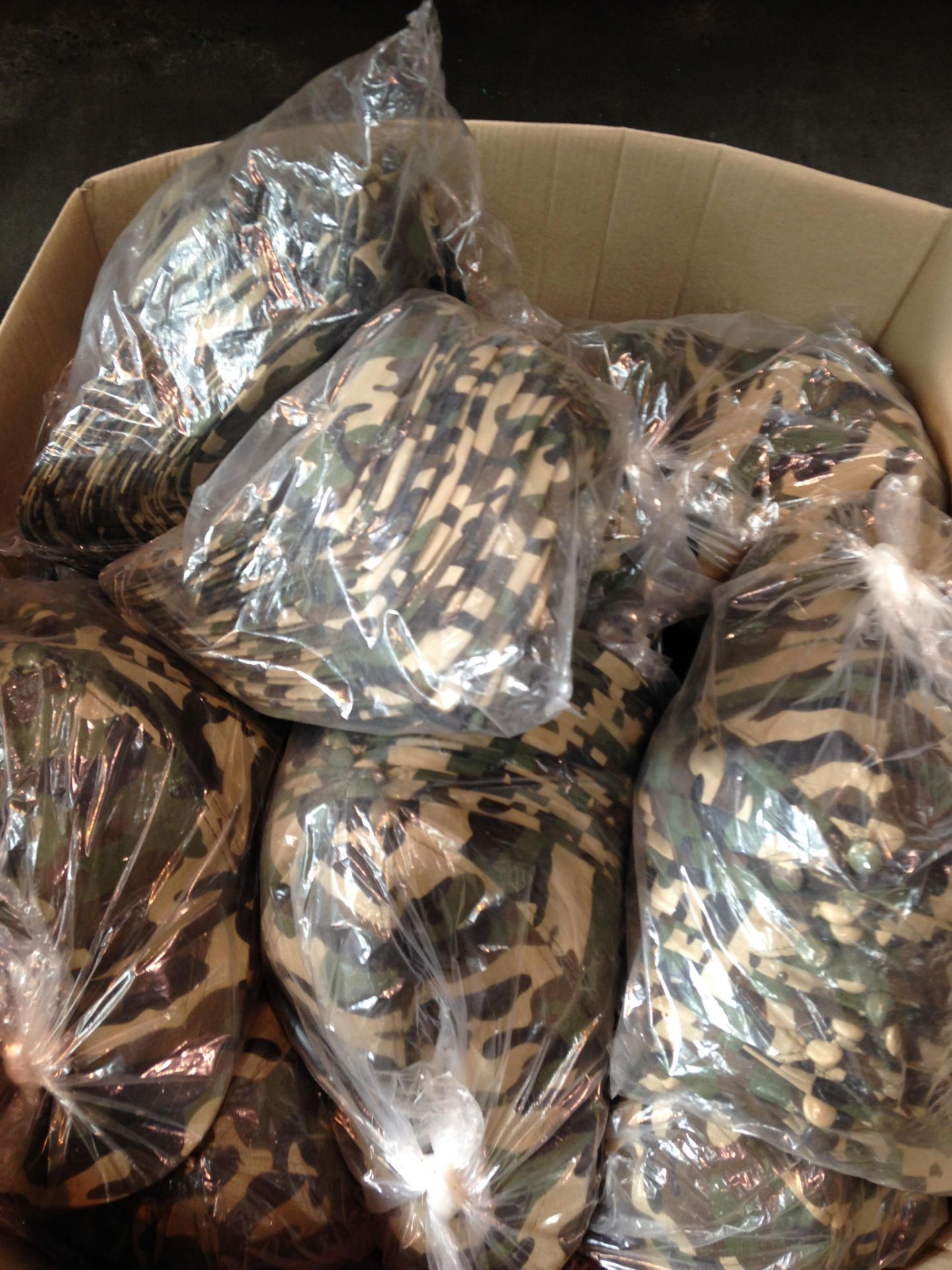 High Resale Value. Army Camo Packed Hats 1,918 individual hats. 5 Colours. - Image 9 of 12