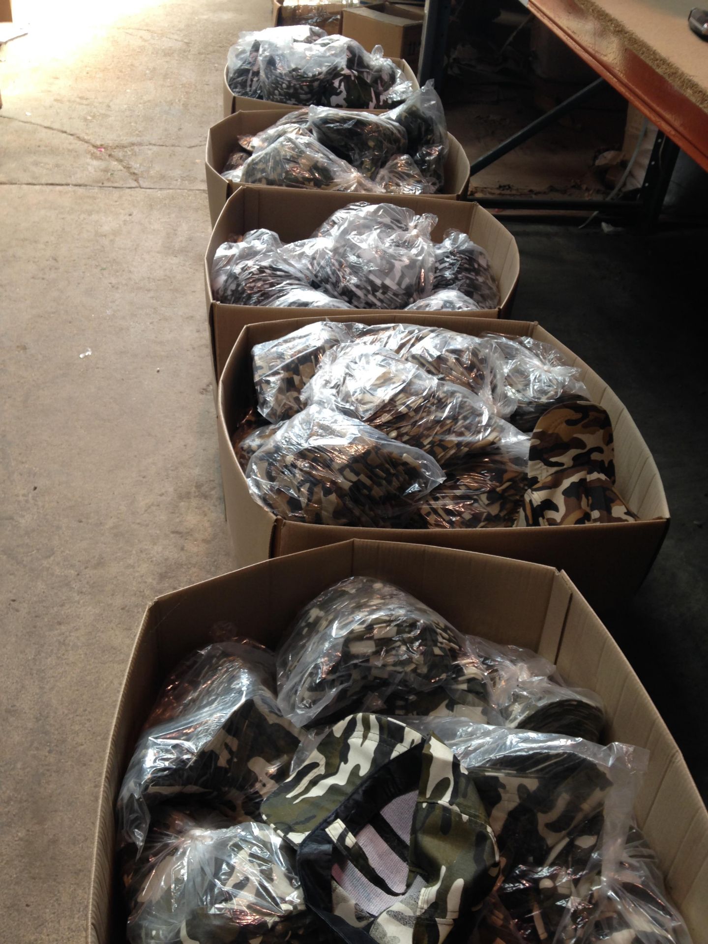 High Resale Value. Army Camo Packed Hats 1,918 individual hats. 5 Colours. - Image 8 of 12