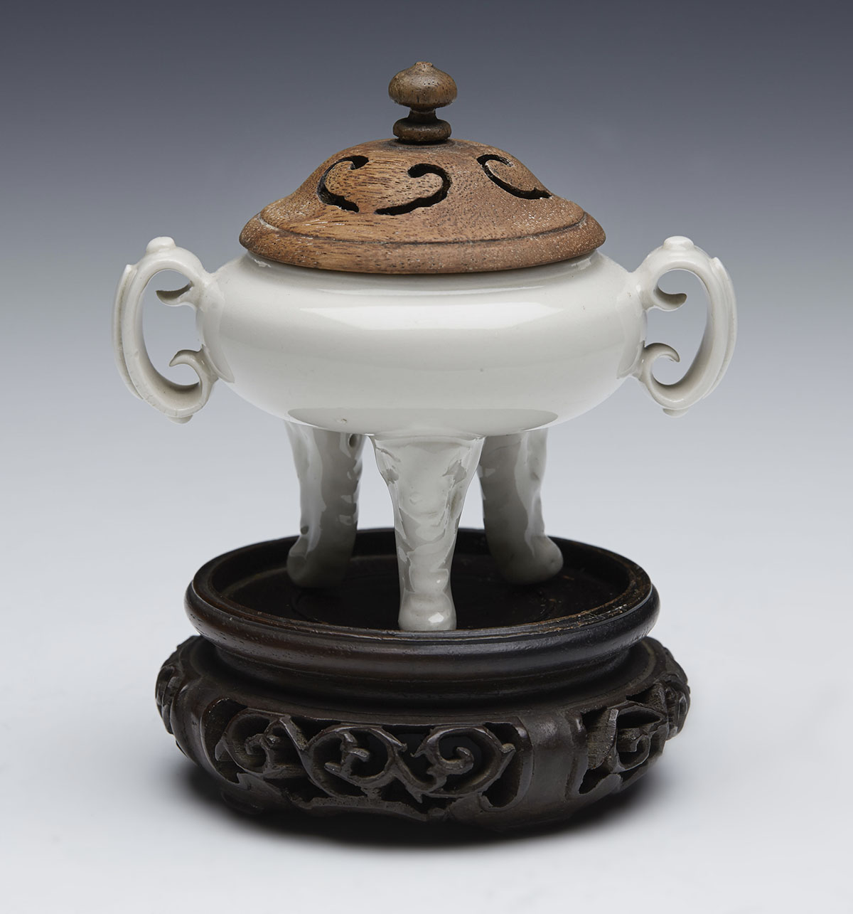 ANTIQUE CHINESE DEHUA TRIPOD CENSER 19TH C OR EARLIER