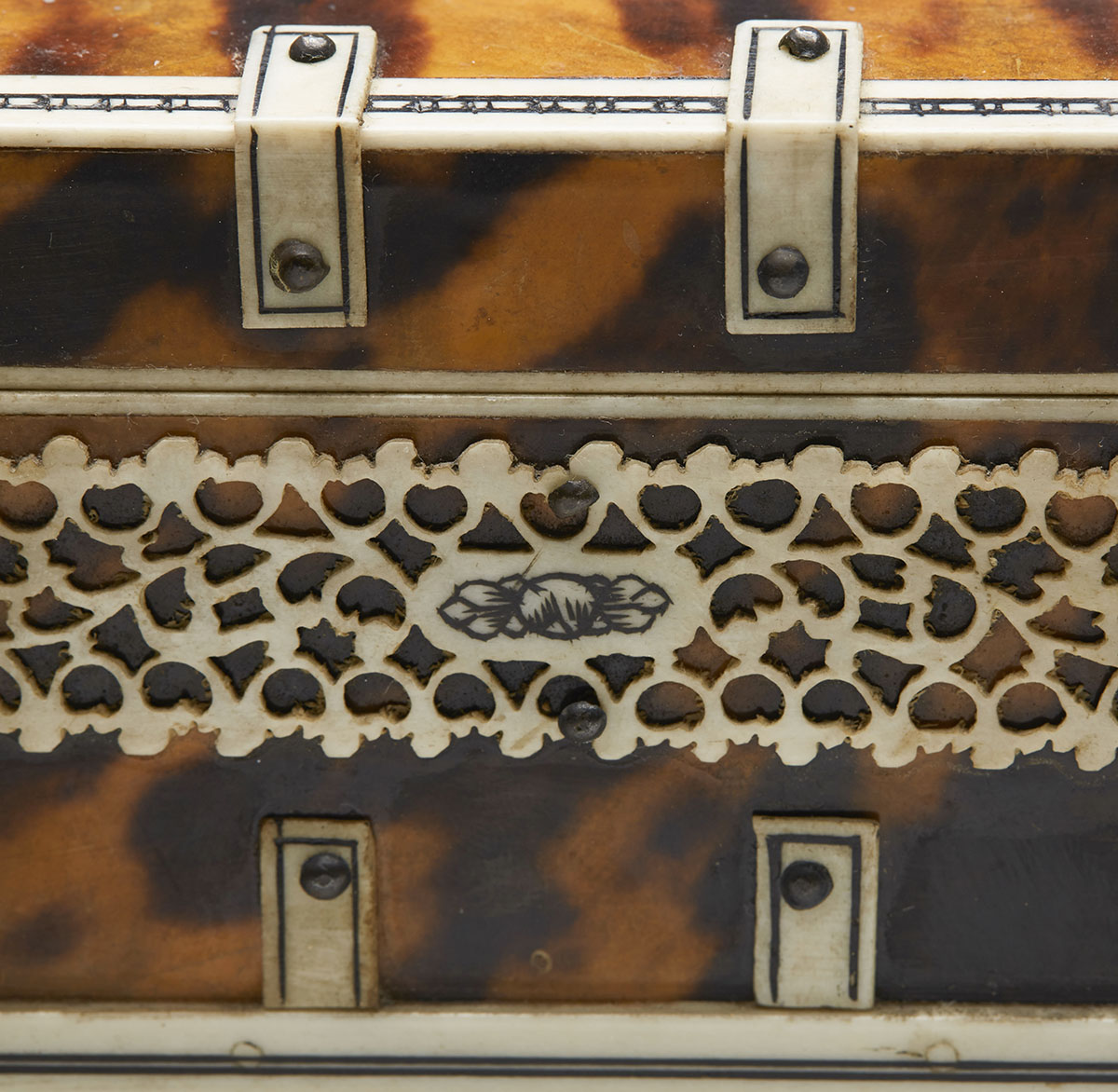 Exceptional Anglo-Indian Ivory & Tortoiseshell Box 19Th C. - Image 8 of 13