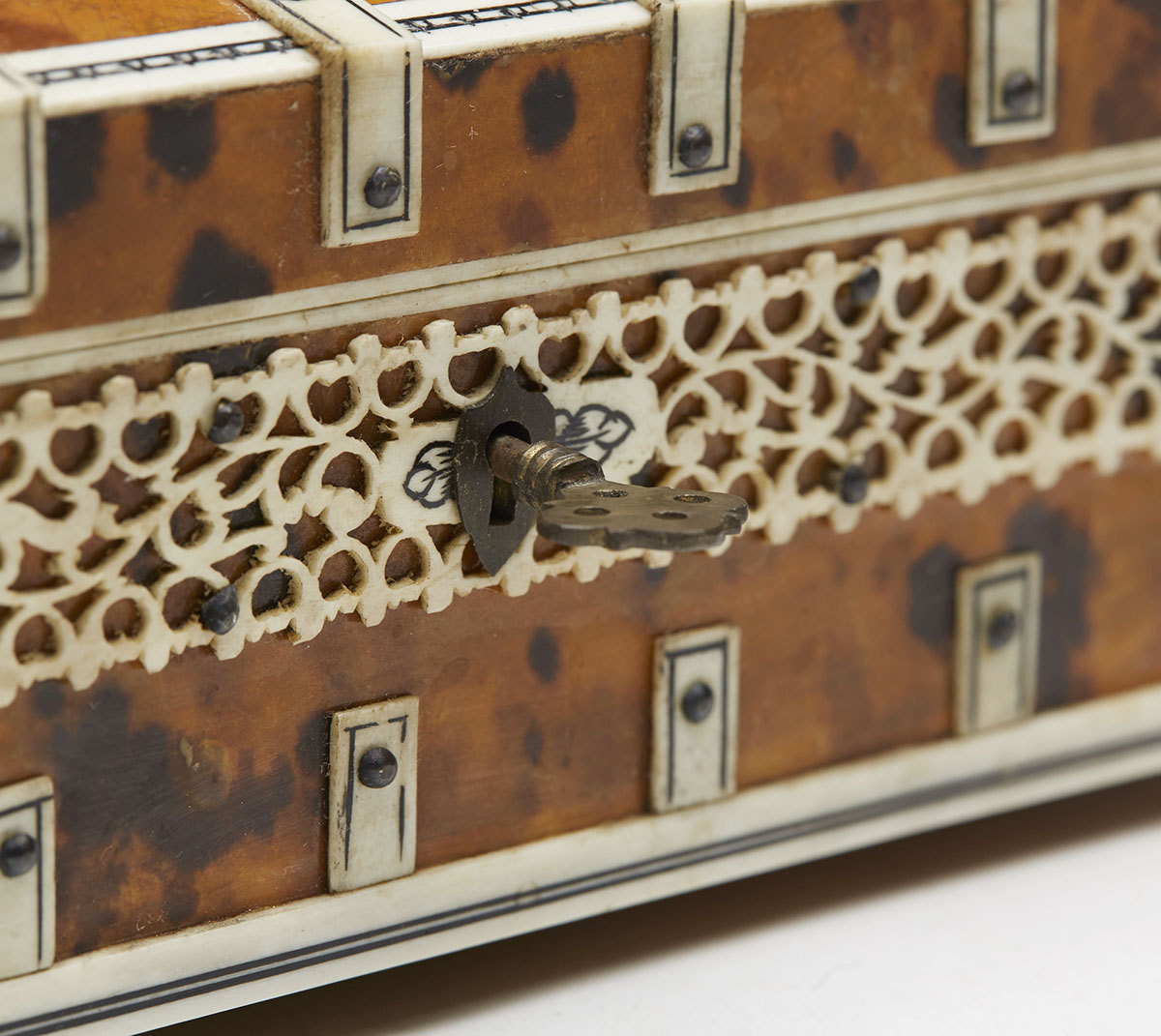 Exceptional Anglo-Indian Ivory & Tortoiseshell Box 19Th C. - Image 13 of 13