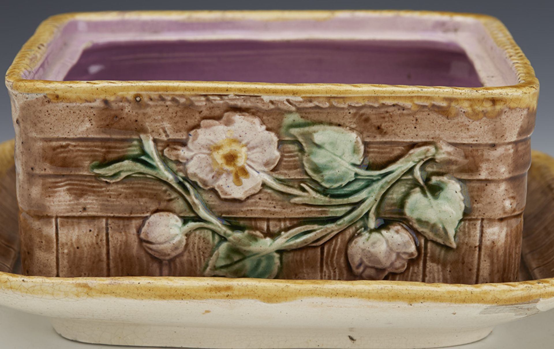 ANTIQUE ENGLISH MAJOLICA SARDINE DISH WITH FISH AND FLOWERS C.1865 - Image 4 of 10