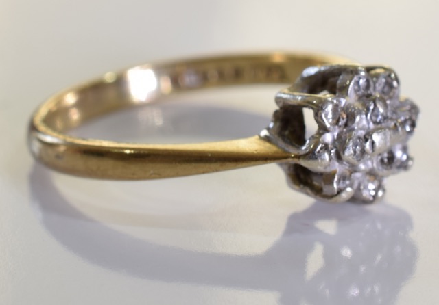 A 9ct gold diamond cluster ring. 2.0 grms - size M - Image 2 of 3