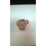 DAZZLING GOLD TONE RING SET WITH CLEAR CRYSTALS SIZE L Very pretty gold tone ring set with clear